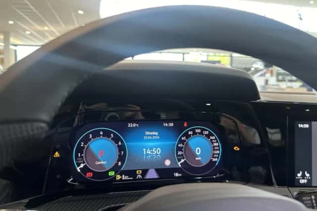 Volkswagen Golf (2023) thumbnail 13