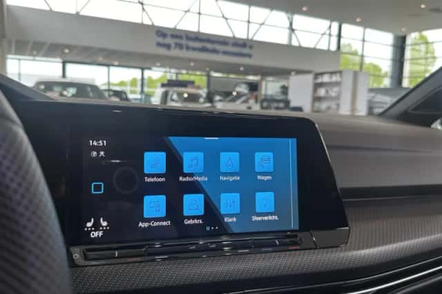 Volkswagen Golf (2023) thumbnail 18