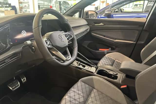 Volkswagen Golf (2023) thumbnail 6