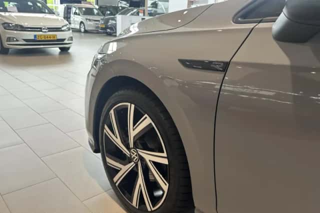 Volkswagen Golf (2023) thumbnail 7