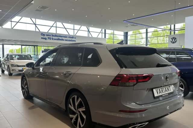 Volkswagen Golf (2023) thumbnail 8