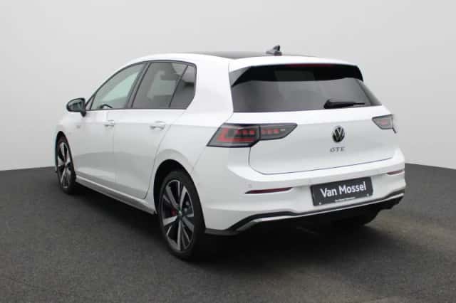 Volkswagen Golf (2025) thumbnail 2