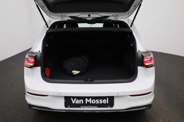 Volkswagen Golf (2025) thumbnail 11