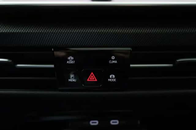 Volkswagen Golf (2025) thumbnail 24