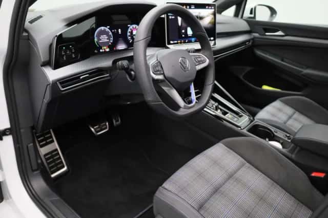 Volkswagen Golf (2025) thumbnail 38