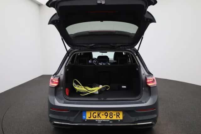Volkswagen Golf (2025) thumbnail 11
