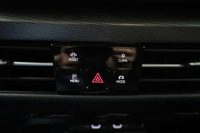 Volkswagen Golf (2025) thumbnail 24