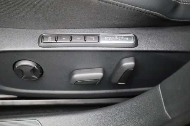 Volkswagen Golf (2025) thumbnail 35