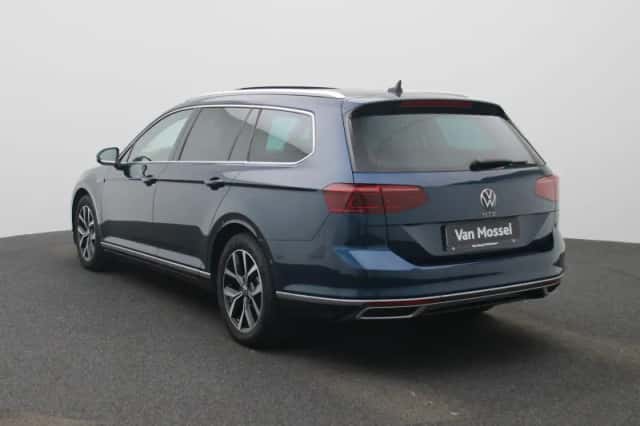 Volkswagen Passat (2020) thumbnail 2