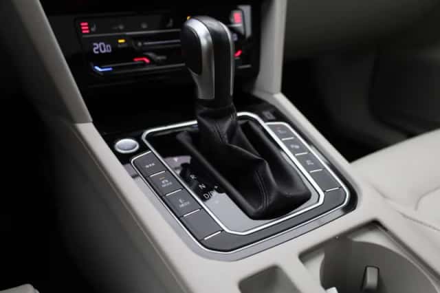 Volkswagen Passat (2020) thumbnail 20