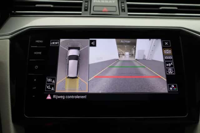 Volkswagen Passat (2020) thumbnail 35