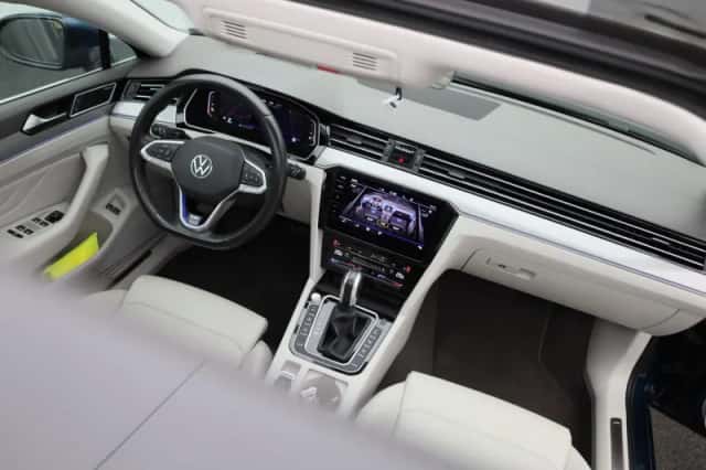 Volkswagen Passat (2020) thumbnail 41