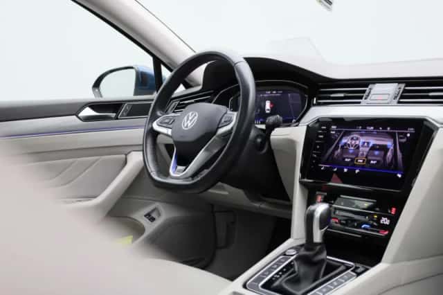 Volkswagen Passat (2020) thumbnail 43