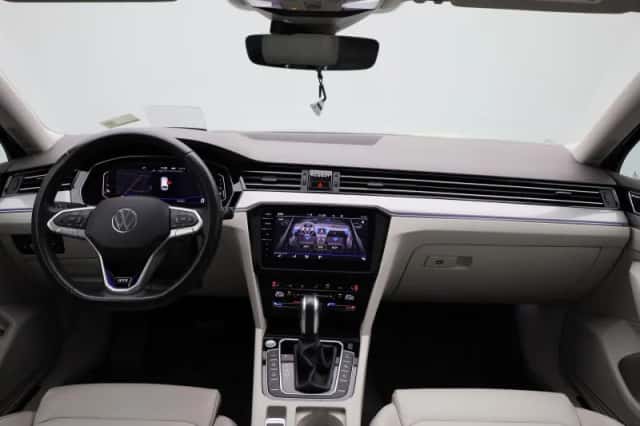 Volkswagen Passat (2020) thumbnail 44