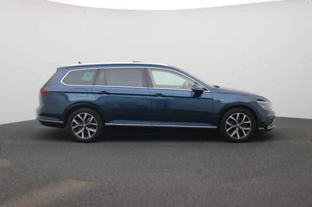 Volkswagen Passat (2020) thumbnail 6