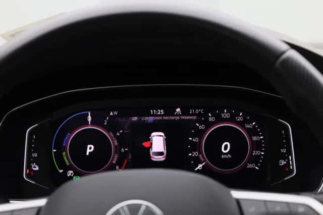 Volkswagen Passat (2020) thumbnail 8