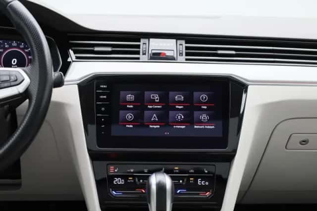 Volkswagen Passat (2020) thumbnail 9