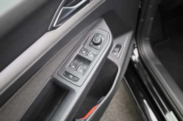 Volkswagen Golf (2025) thumbnail 29