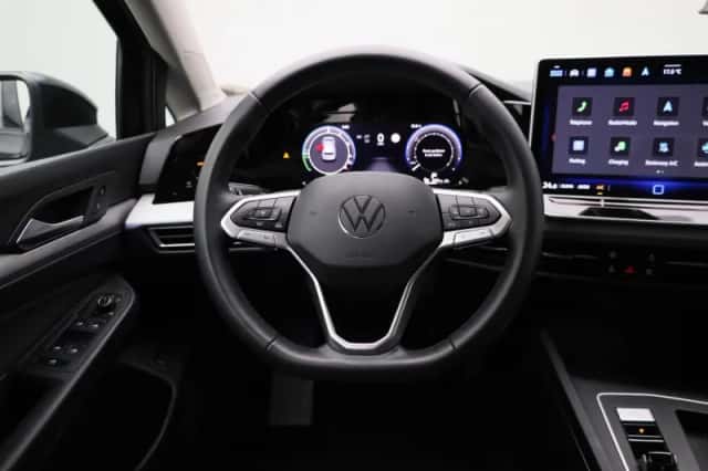 Volkswagen Golf (2025) thumbnail 7
