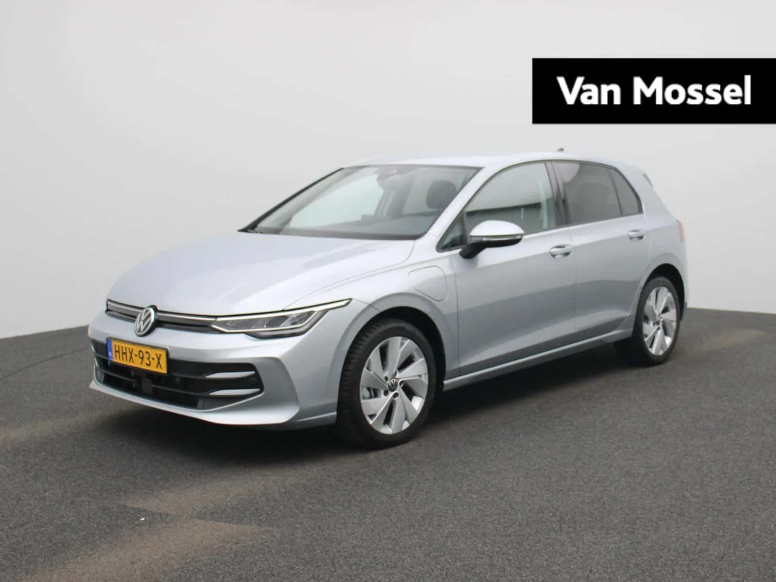 Volkswagen Golf (2025) — foto 1