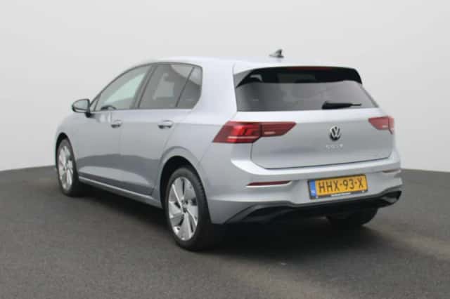Volkswagen Golf (2025) thumbnail 2