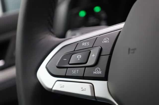 Volkswagen Golf (2025) thumbnail 17