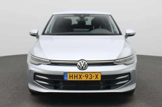 Volkswagen Golf (2025) thumbnail 3