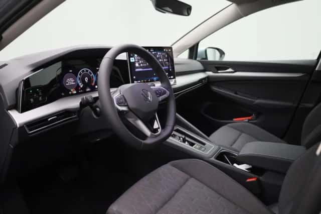 Volkswagen Golf (2025) thumbnail 32