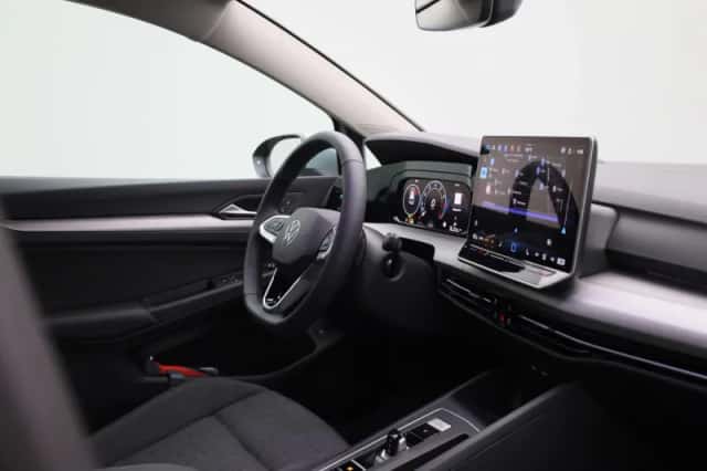 Volkswagen Golf (2025) thumbnail 33
