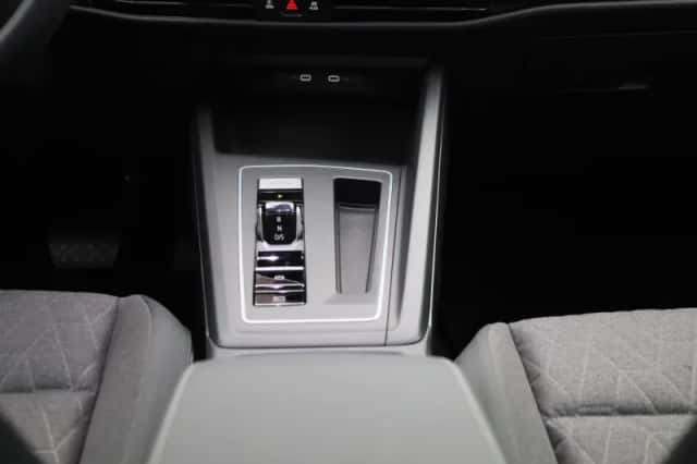Volkswagen Golf (2025) thumbnail 10