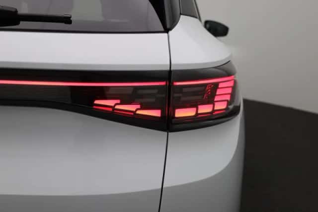 Volkswagen ID.4 (2022) thumbnail 43