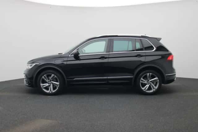 Volkswagen Tiguan (2023) thumbnail 4