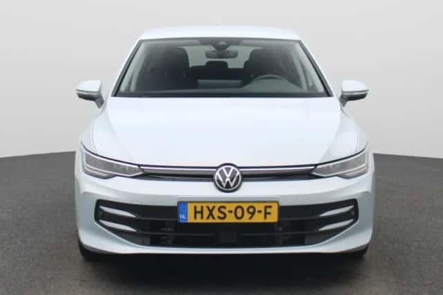 Volkswagen Golf (2025) thumbnail 3