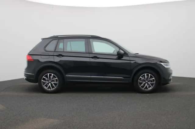 Volkswagen Tiguan (2024) thumbnail 6