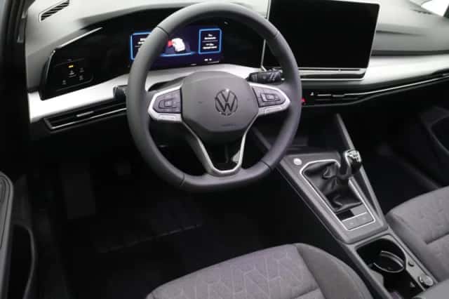 Volkswagen Golf (2025) thumbnail 3