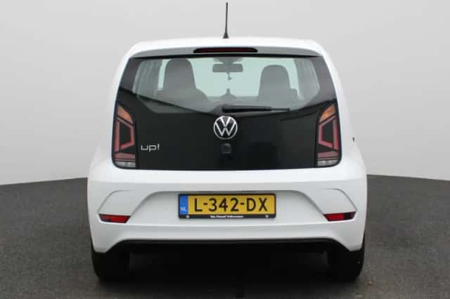 Volkswagen Up! (2021) thumbnail 5