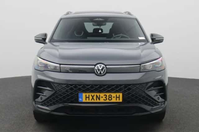 Volkswagen Tiguan (2025) thumbnail 3