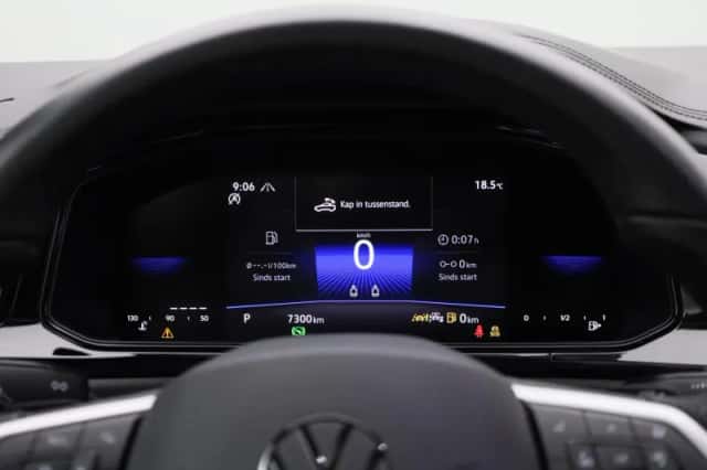 Volkswagen T-Roc (2025) thumbnail 8