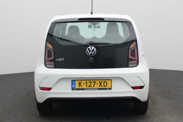Volkswagen Up! (2021) thumbnail 5