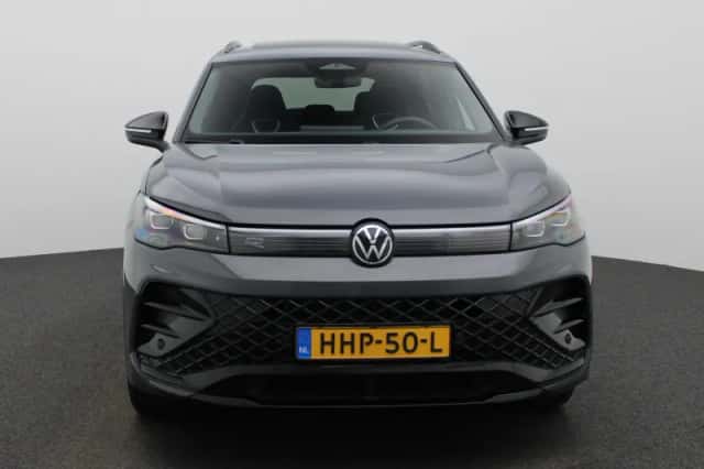Volkswagen Tiguan (2025) thumbnail 3
