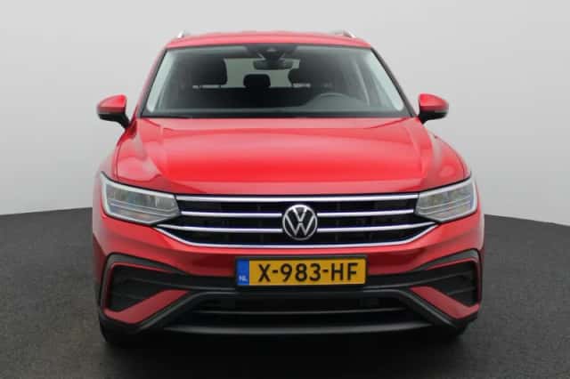 Volkswagen Tiguan (2023) thumbnail 3