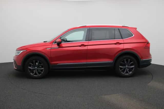 Volkswagen Tiguan (2023) thumbnail 4