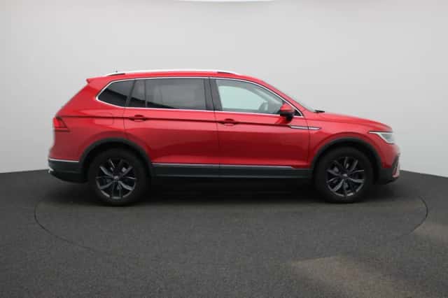 Volkswagen Tiguan (2023) thumbnail 6