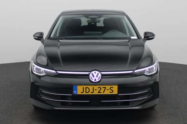 Volkswagen Golf (2025) thumbnail 3