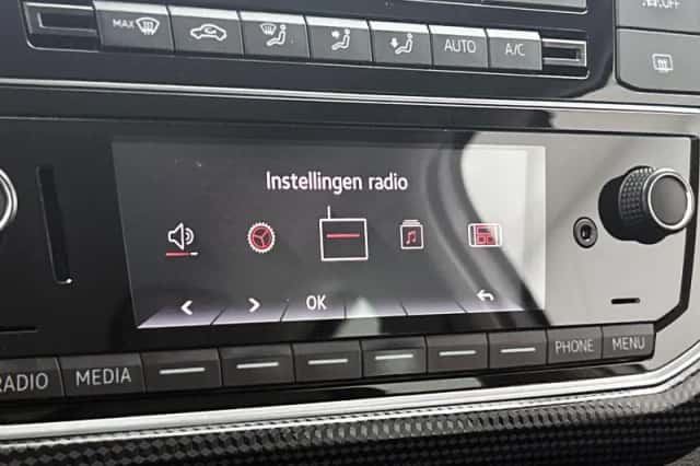 Volkswagen Up! (2021) thumbnail 6