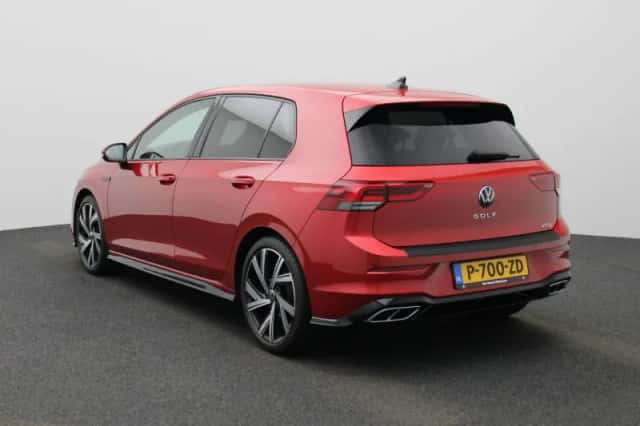 Volkswagen Golf (2021) thumbnail 2