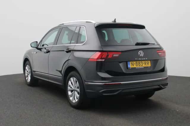 Volkswagen Tiguan (2022) thumbnail 2