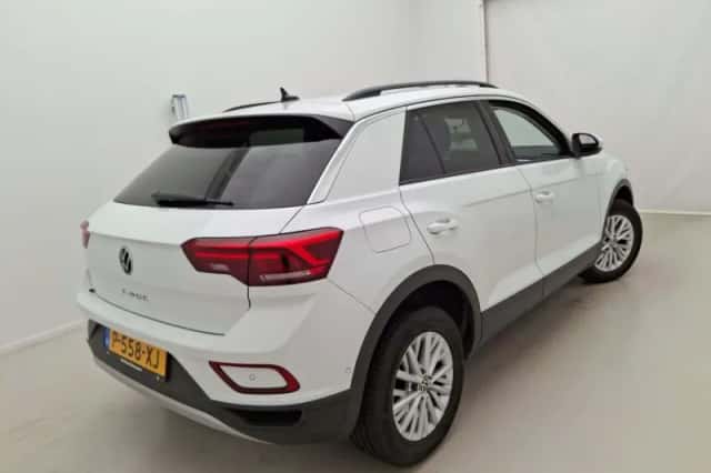 Volkswagen T-Roc (2022) thumbnail 2