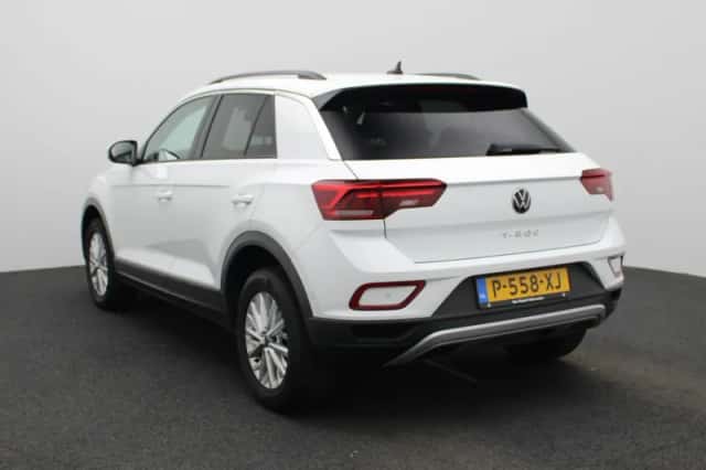Volkswagen T-Roc (2022) thumbnail 2