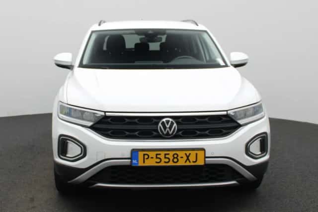 Volkswagen T-Roc (2022) thumbnail 3